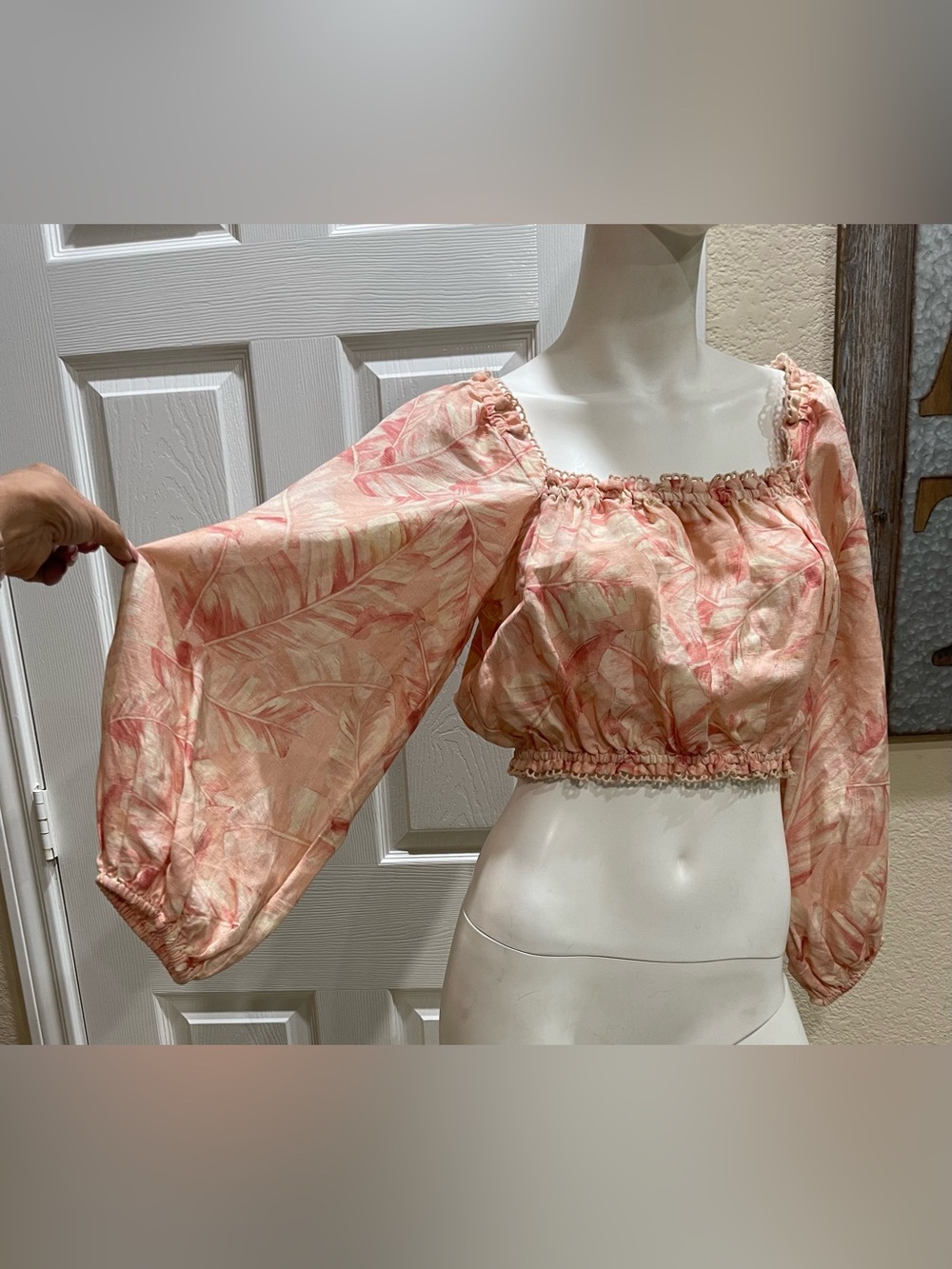 Show Me Your Mumu Claudia Crop Top in Pink Majestic Palm Size Medium - Picture 5 of 8